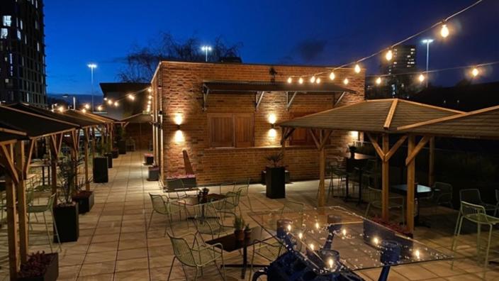 Generators Rooftop Terrace/Bar at Telegraph Hotel