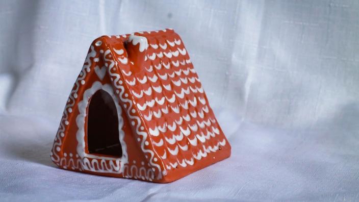 Ceramic Santa Ornament Making Workshop at The Jolly Sailor at Mead Lane