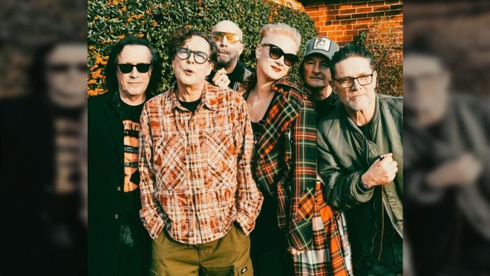 The Wonder Stuff & Inspiral Carpets at Liverpool Olympia