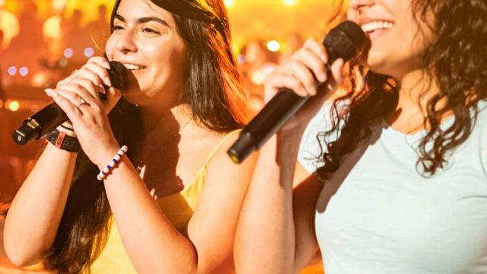 Betsy Ross & Friends: History as it Never Happened