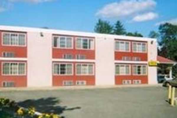 Corning Ny Motels Finger Lakes Hotels Lodging