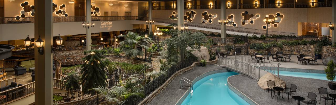 Saskatoon Inn pool
