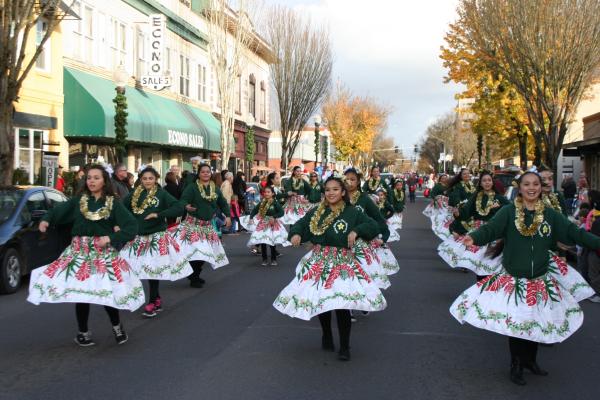 Springfield Christmas Parade Eugene Cascades Oregon Coast