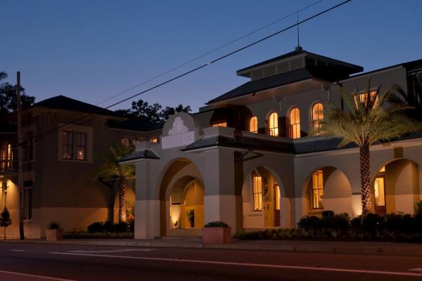 hotels in covington la area