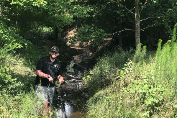 Disc Golf Creek Throwaway Shot