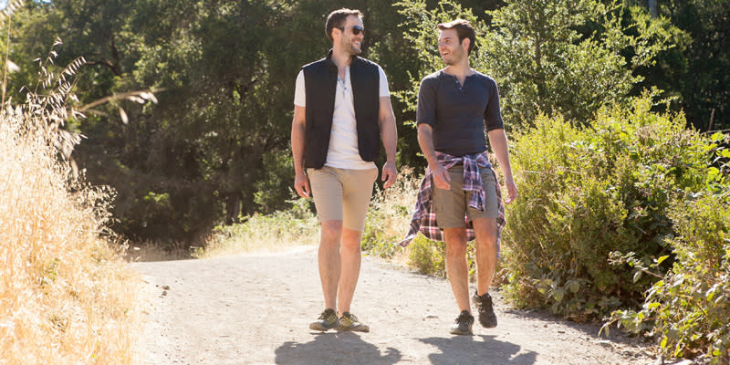 A couple hiking in Sonoma Valley