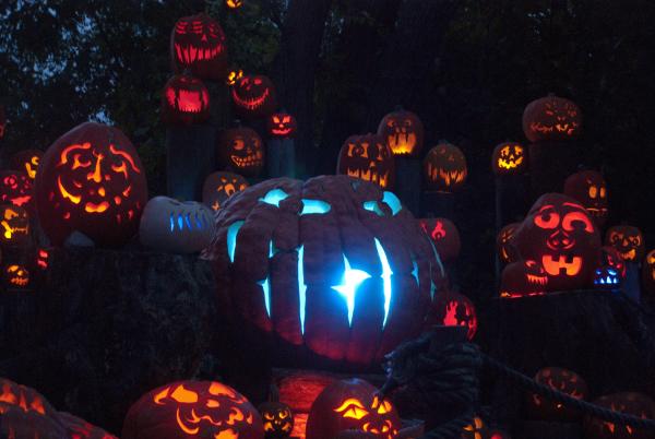 Jack-O-Lantern Spectacular at the Roger Williams Park Zoo