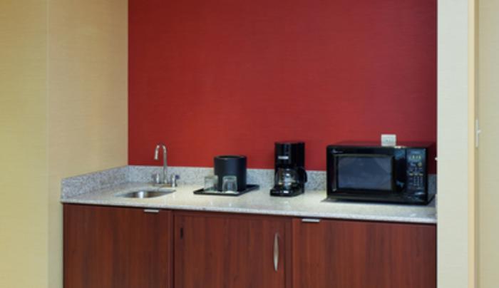 One-Bedroom Suite Kitchenette One-Bedroom Suite Kitchenette