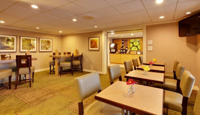Breakfast Area Breakfast Area