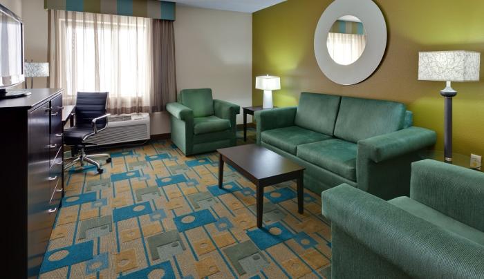 2 Room Suite 2 Room Suite