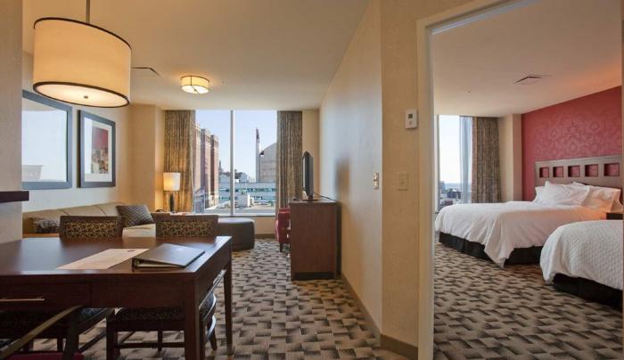 Queen Suite Queen Suite