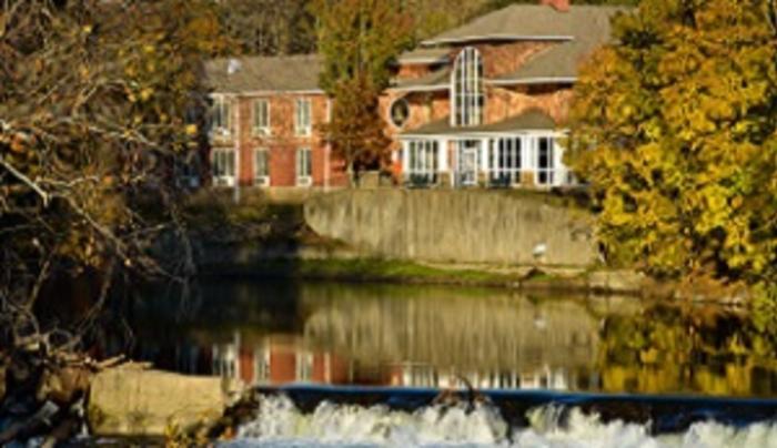 Best Western Plus: The Inn & Suites at the Falls ...