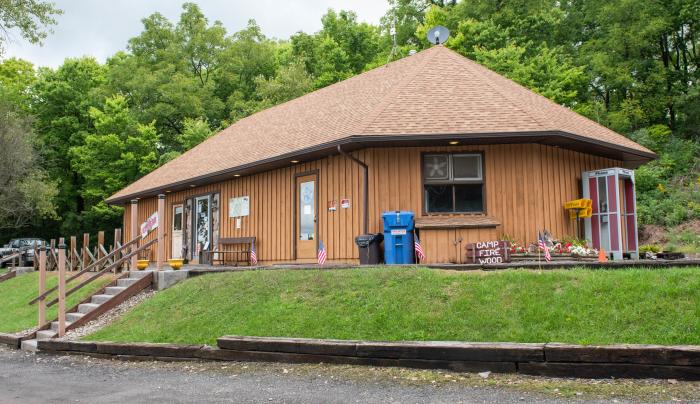 Escape the Everyday: Your Cheerful Valley Campground Adventure Awaits!