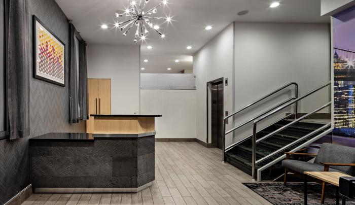 Front Desk & Lobby Front Desk & Lobby