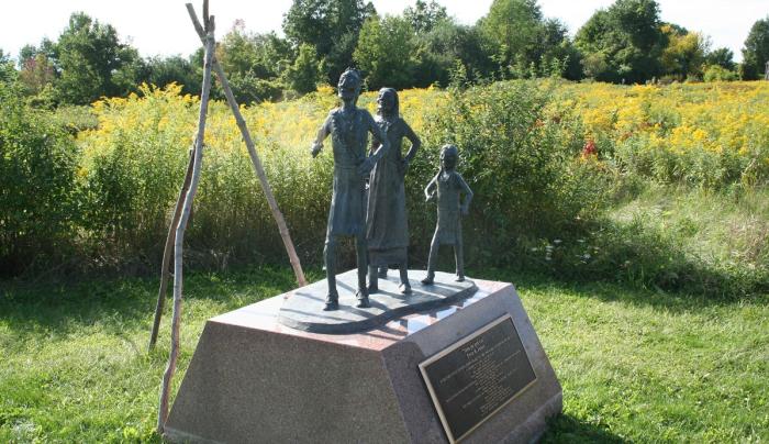ganondagan-victor-statue ganondagan-victor-statue