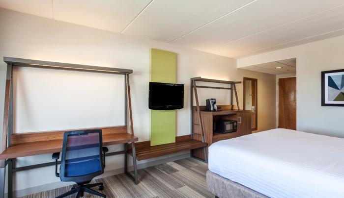 Guestroom Worskpace & Desk Guestroom Worskpace & Desk