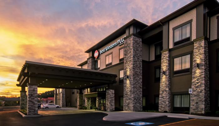 Best Western Plus Hammondsport Exterior At Sunset Best Western Plus Hammondsport Exterior At Sunset