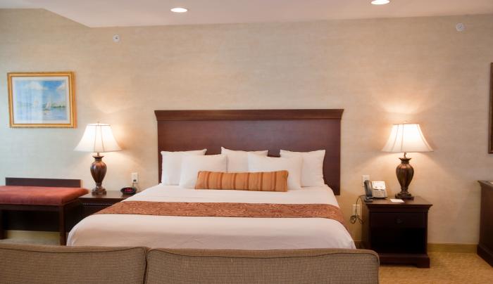deluxe king suite deluxe king suite