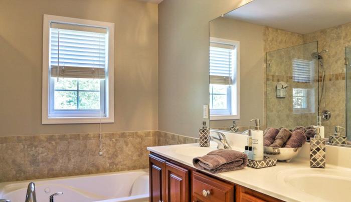 Master Bath, Jetted Tub! Master Bath, Jetted Tub!