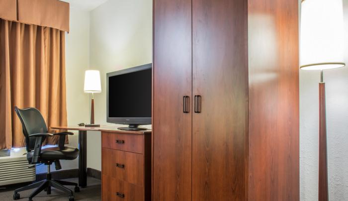 Guest Room TV & Desk Guest Room TV & Desk
