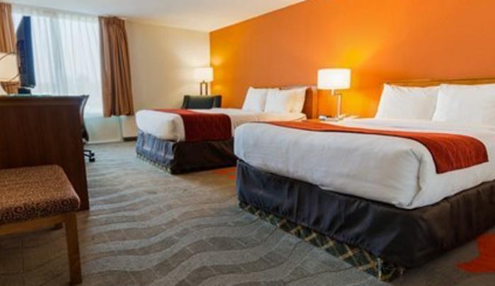 Double Room Double Room