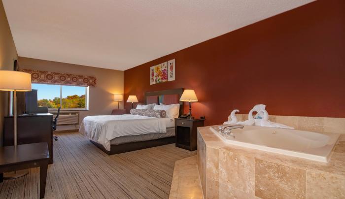 Our deluxe PINK SWEET with in room jacuzzi gives proceeds to breast cancer research! Our deluxe PINK SWEET with in room jacuzzi gives proceeds to breast cancer research!