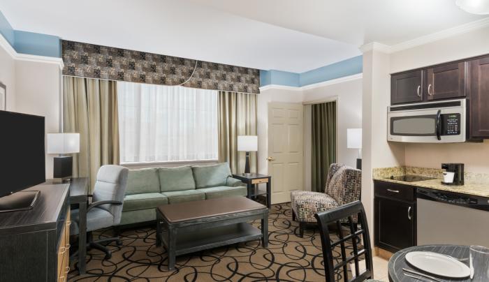 Queen Studio Suite Living Queen Studio Suite Living