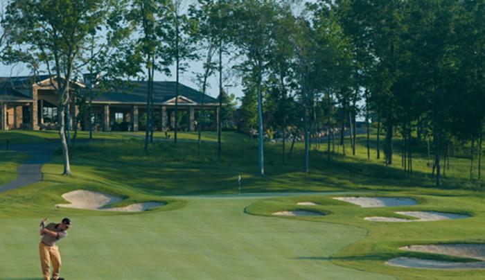 Ravenwood-Victor-golf-course-clubhouse-golfer Ravenwood-Victor-golf-course-clubhouse-golfer