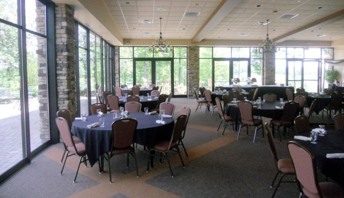 Ravenwood-Victor-golf-course-clubhouse-meeting-room Ravenwood-Victor-golf-course-clubhouse-meeting-room