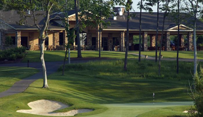 Ravenwood-Victor-golf-course-green-clubhouse Ravenwood-Victor-golf-course-green-clubhouse