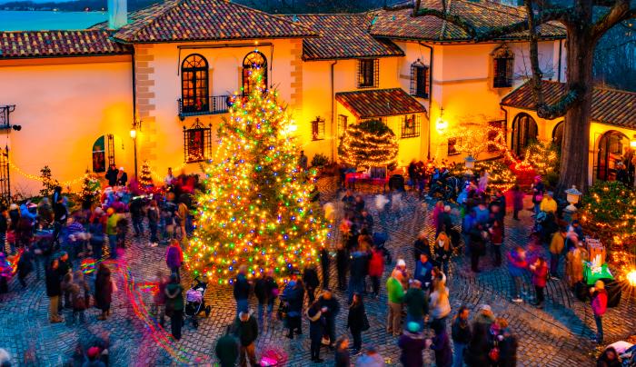 Tree Lighting from Balcony Tree Lighting from Balcony