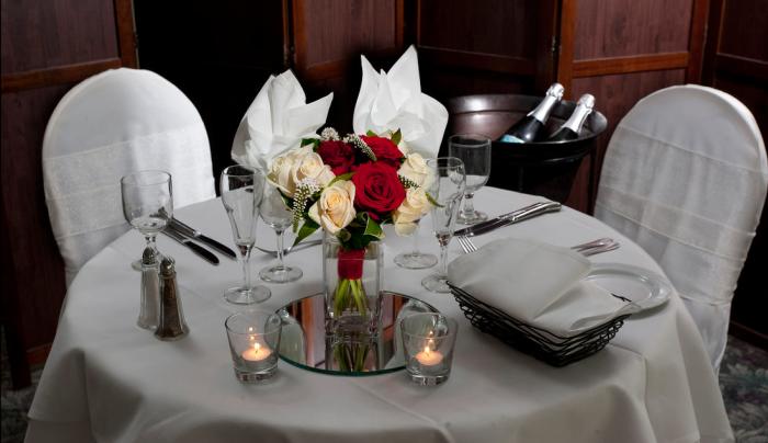 Bride & Grooms Table Bride & Grooms Table