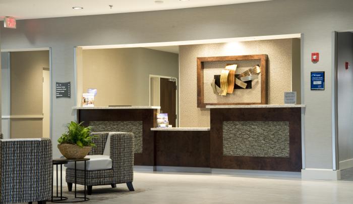 Lobby Seating & Front Desk Lobby Seating & Front Desk