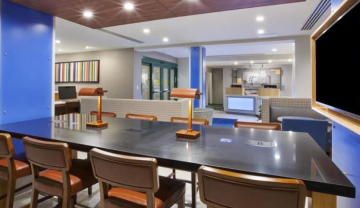 Holiday Inn Express & Suites Rochester-Victor Holiday Inn Express & Suites Rochester-Victor