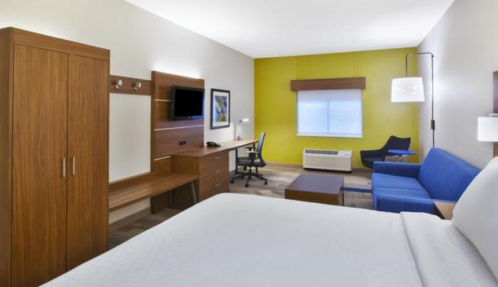 Holiday Inn Express & Suites Rochester-Victor Holiday Inn Express & Suites Rochester-Victor