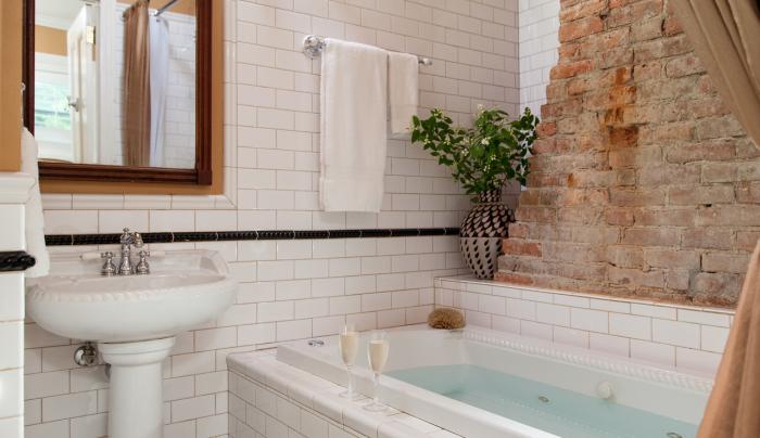 Soaking Tub in Private Bath Soaking Tub in Private Bath