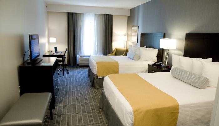 2 Queen Room With Sealy Pillow Top Mattresses & Deluxe Linens 2 Queen Room With Sealy Pillow Top Mattresses & Deluxe Linens