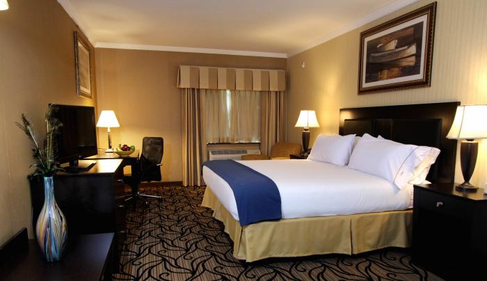 King Bed Guest Room King Bed Guest Room