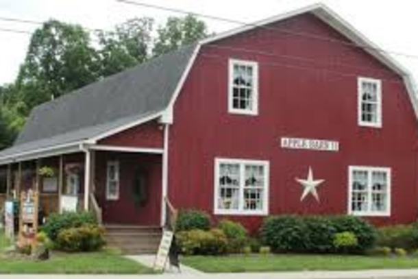 Apple Barn Ii Gifts And Collectibles Troutville Va 24175