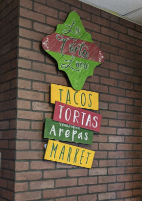 la torta loca sign