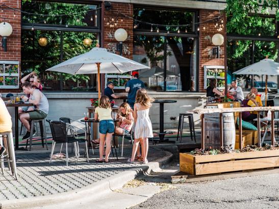 Outdoor dining on Nellie's Parklet | Credit AB-Photography.us