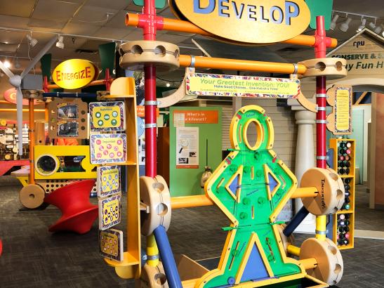Tinker Toy exhibit | credit AB-PHOTOGRAPHY.US