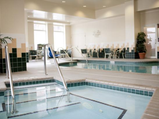 Swimming Pool, Whirlpool and Sundeck