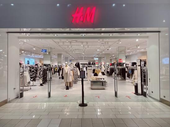H & M
