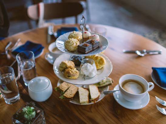 Le Petit Cafe | credit AB-PHOTOGRAPHY.US