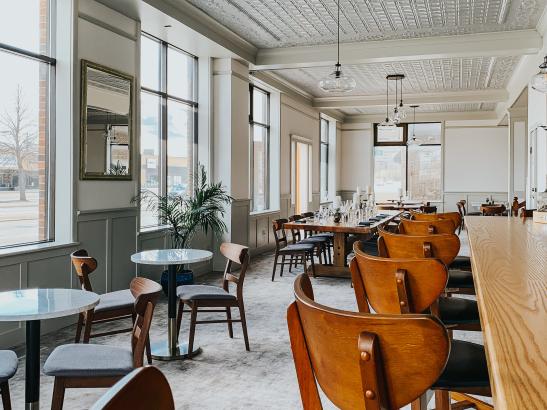Le Petit Cafe | credit AB-PHOTOGRAPHY.US