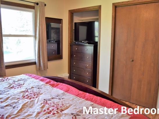 Annie's - Master Bedroom(2)