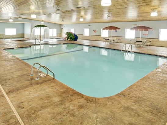 Guesthouse International Inn Amp Suites Rochester Mn 55901