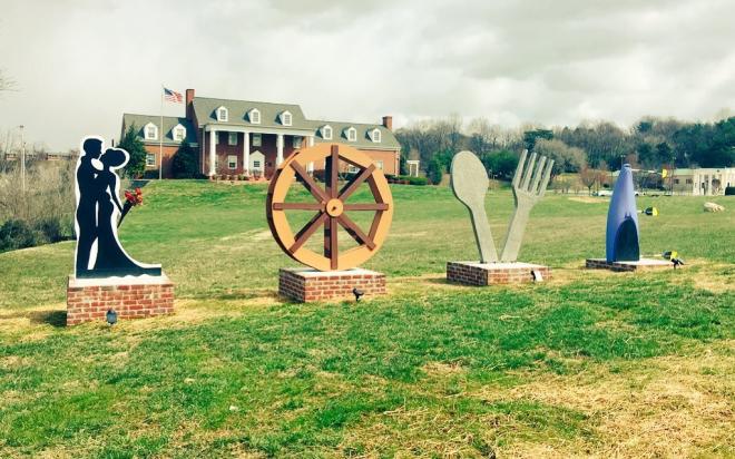 Vinton, VA - LOVE Sign