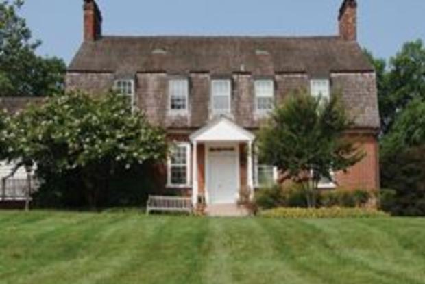 Snow Hill Manor